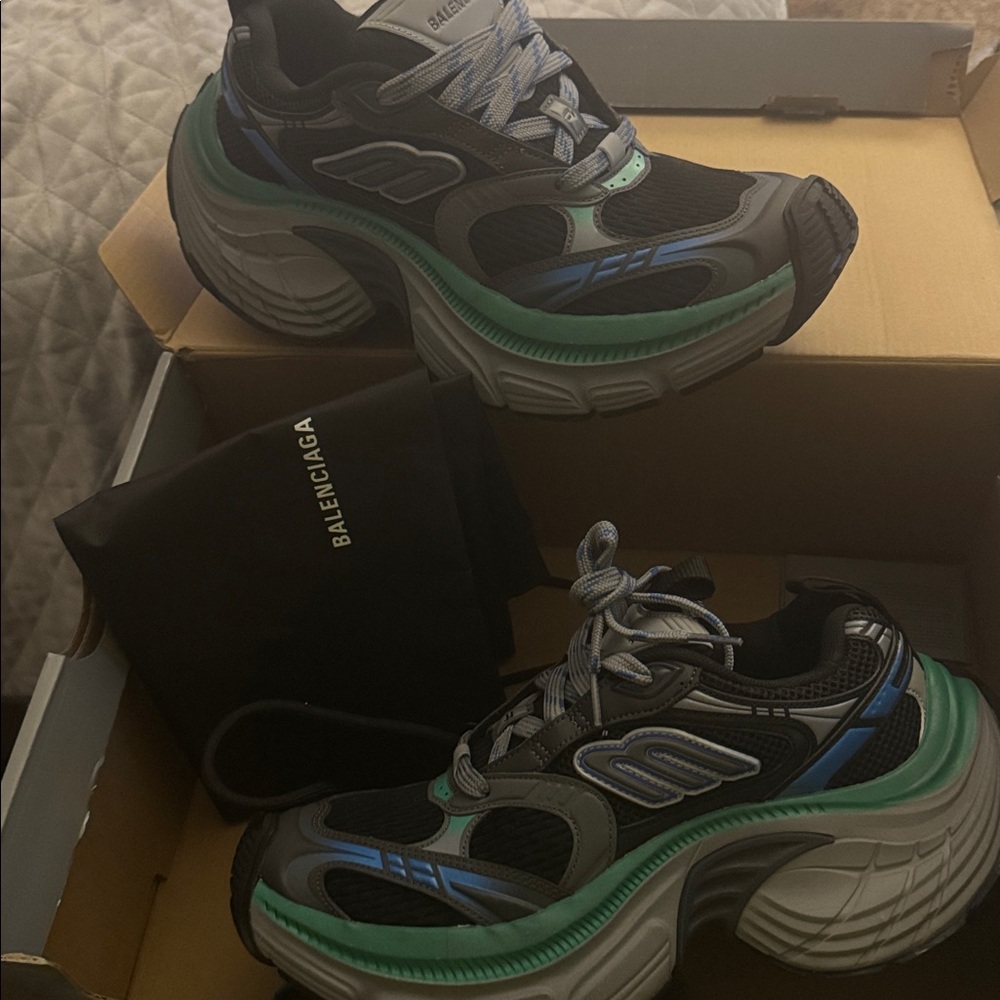 Balenciaga 6XL